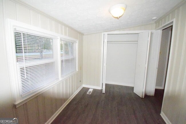 Building Photo - 2625 Sharpsburg McCollum Rd
