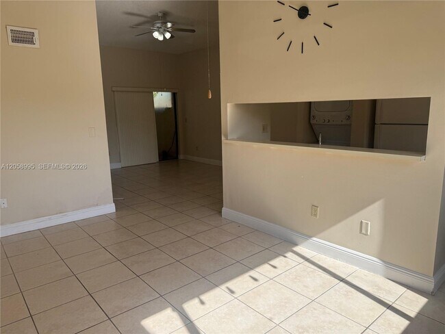 Building Photo - 9843 SW 138th Ave