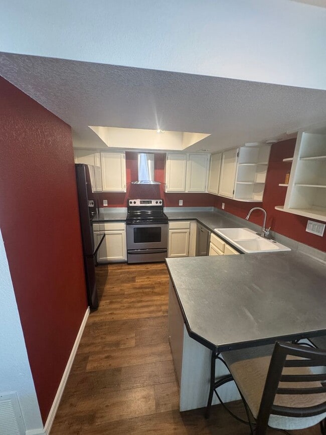 Building Photo - NOW AVAILABLE! Fully Furnished 2-Bed, 2-Ba...