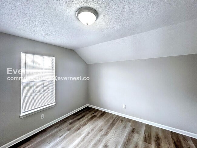 Building Photo - 6772 Kirkland Cove