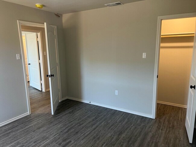 Building Photo - 7441 4th St