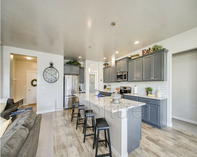 Building Photo - 3467 S Barletta Ave