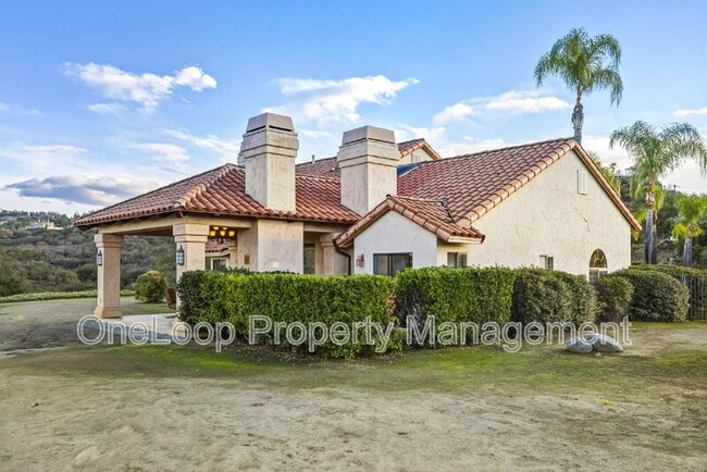 Building Photo - 493 Summerhill View