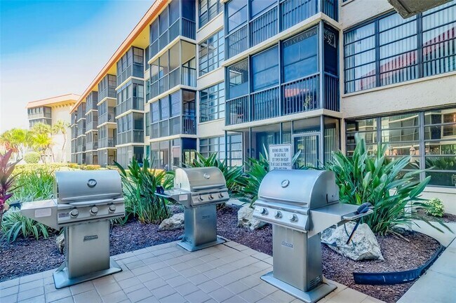 Building Photo - 17580 Gulf Blvd