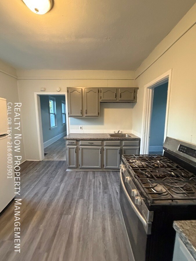 Building Photo - 3507 Carlyle Ave