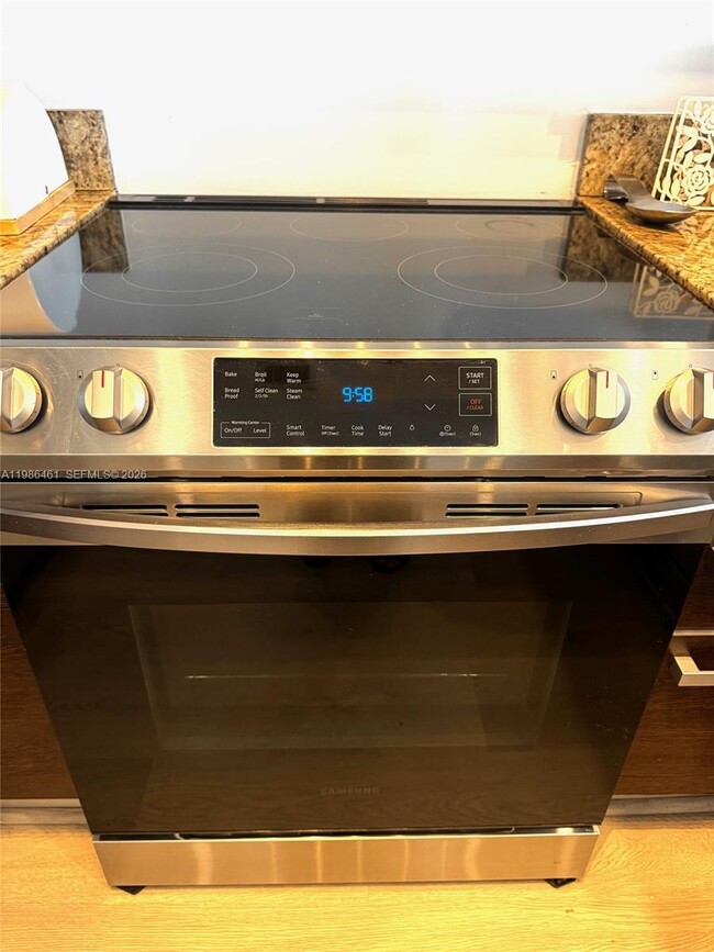 Building Photo - 2525 SW 3rd Ave