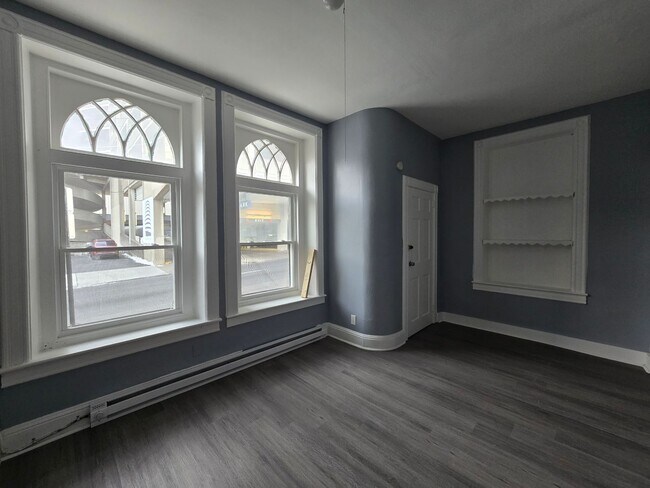 Building Photo - 809-811 W. Linden Street