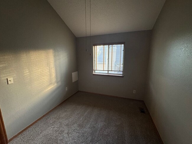 Building Photo - Well Kept 3 BED/2 BA Home in Westminster - AVAILABLE 6/5