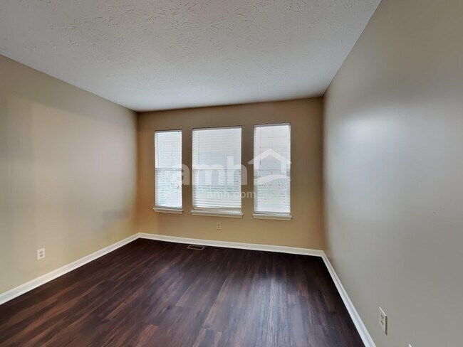 Building Photo - 6527 Sussex Dr