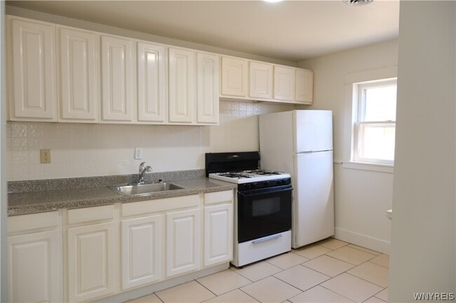 Building Photo - 51 Days Park