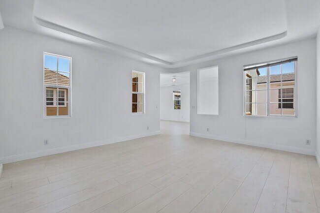 Building Photo - 5142 Pearce Dr
