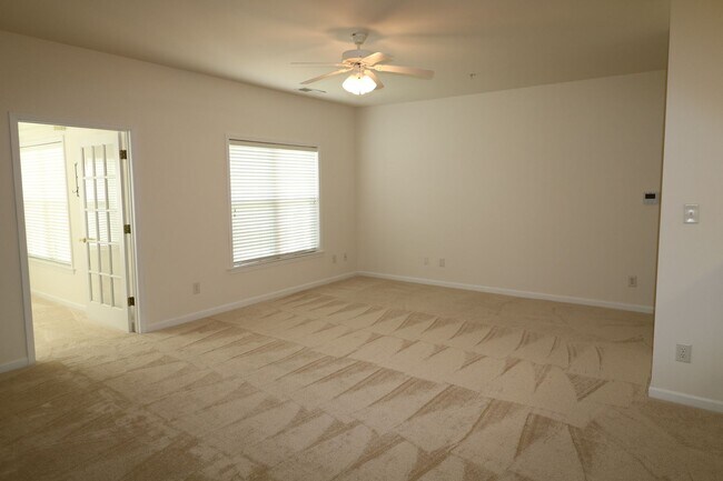 Building Photo - 6901 Hanesbrook Cir