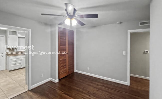 Building Photo - 244 E Haven Dr