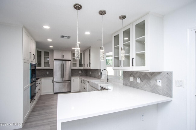 Building Photo - 1052 E Sandpiper Dr