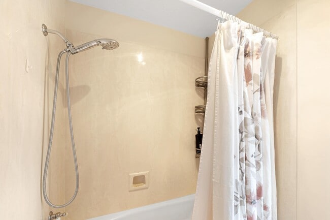 Building Photo - 3615 Horacio Ct NE