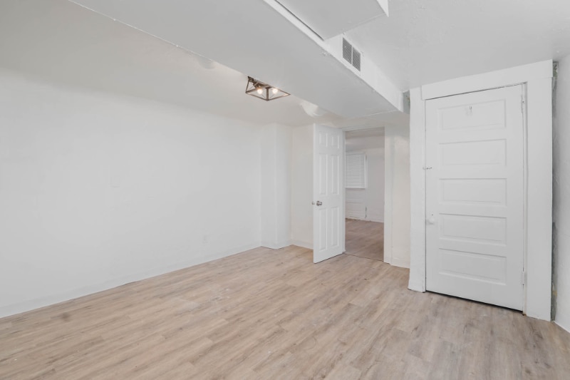 Building Photo - 554 Hickory St