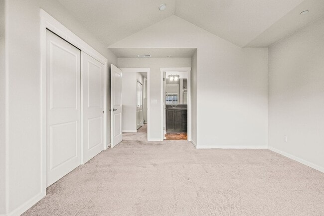 Building Photo - 7163 NW Eleanor Ave