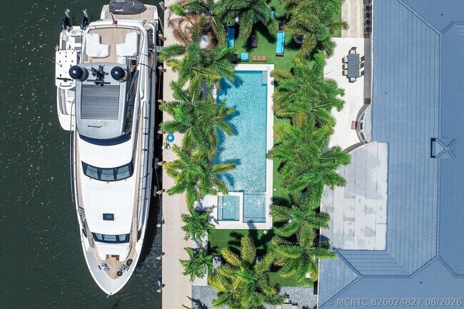 Building Photo - 207 Royal Palm Dr