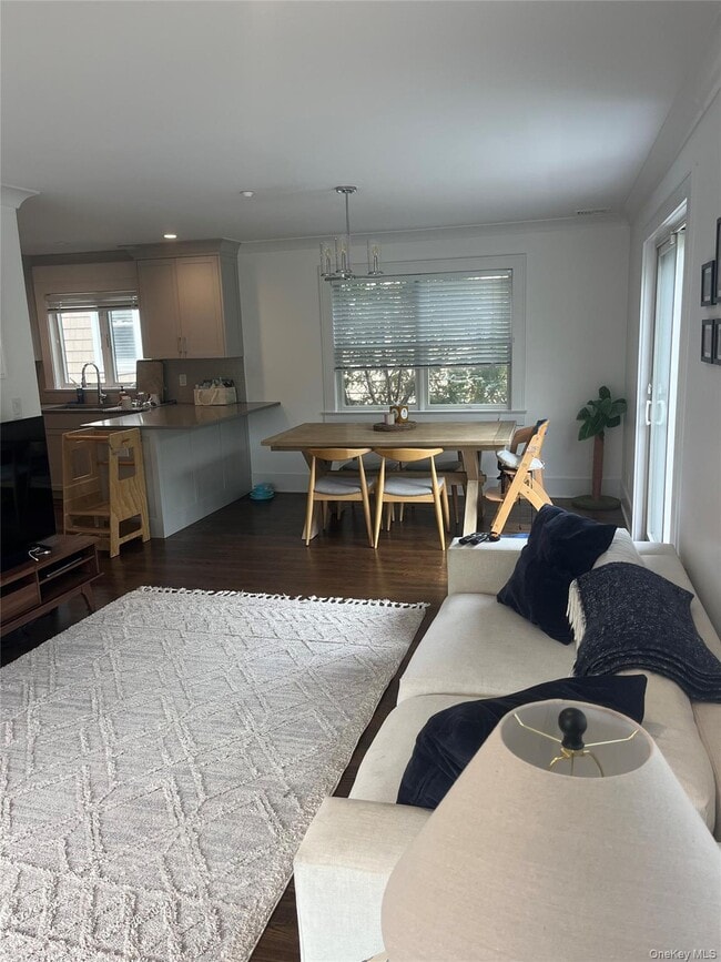 Building Photo - 70 Henry Ave