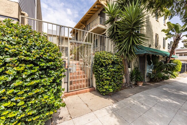 Building Photo - 438 Fir St