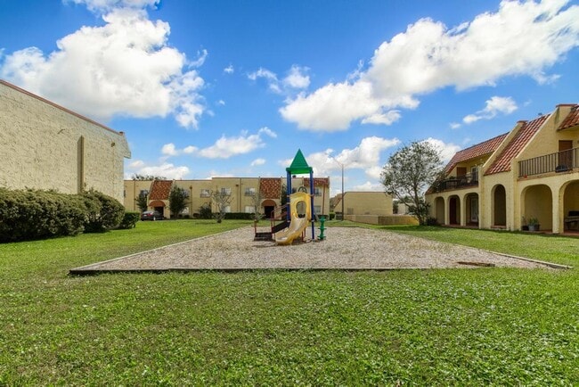 Building Photo - 3918 La Mirada Dr N