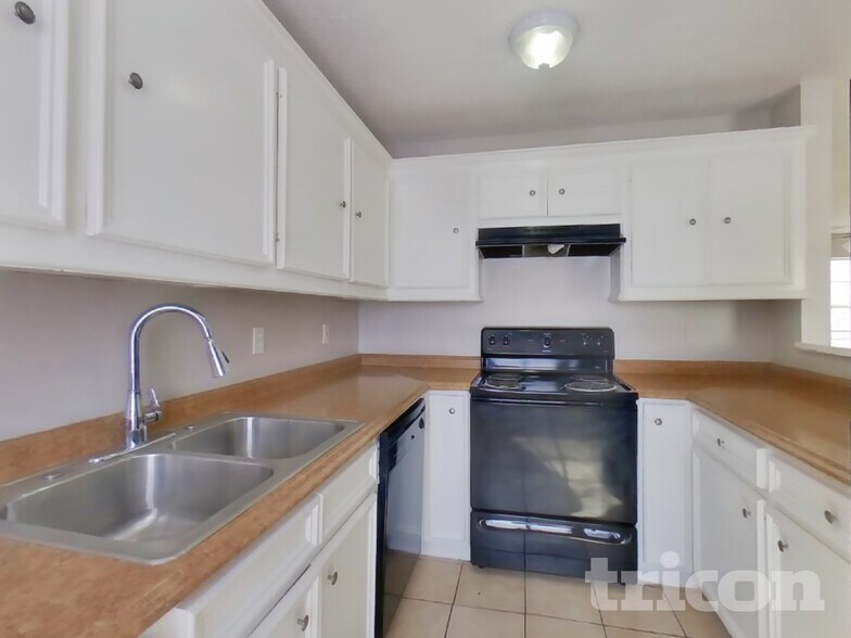 Building Photo - 3522 Tangerine St