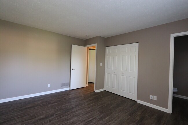 Building Photo - 6810 Village Green Blvd