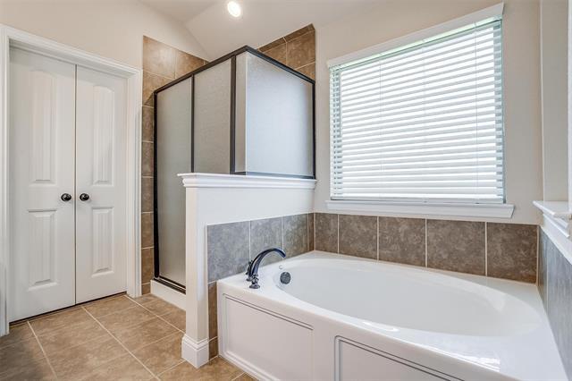 Building Photo - 11905 Long Stone Dr