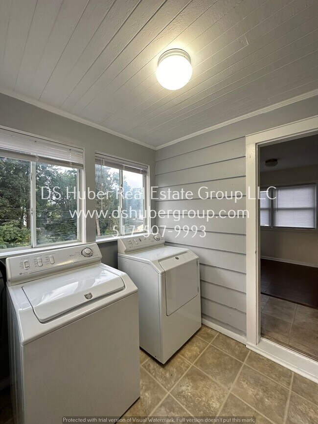 Building Photo - 1100 E Malcolm X St