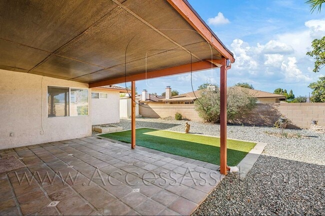 Building Photo - Single-Story 3 Bed with Covered Patio & Gated Yard