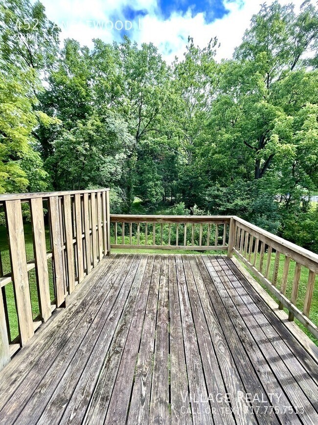 Building Photo - 452 Tanglewood Ln