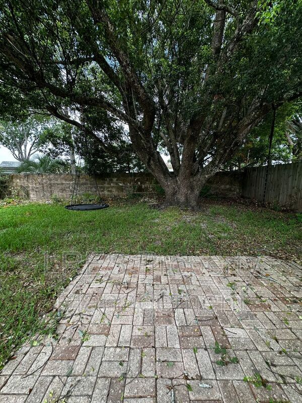Building Photo - 2719 Merrie Oaks Rd