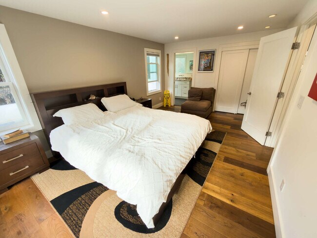 Building Photo - 30 Barranca Rd