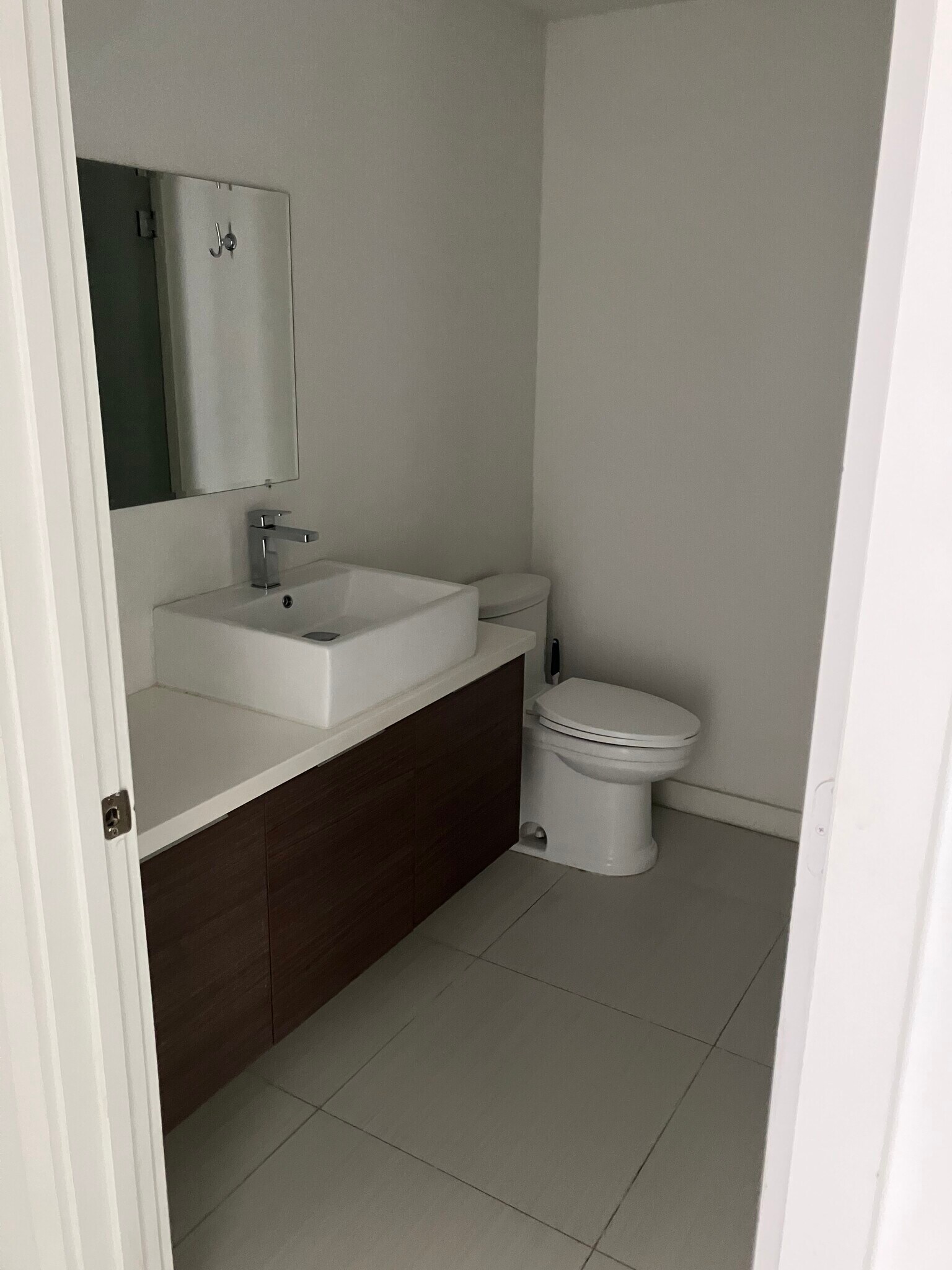 Building Photo - 1010 SW 2nd Ave