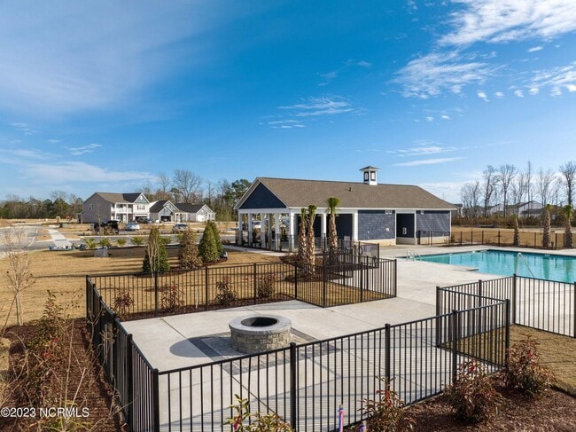 Building Photo - Charming 4-Bedroom Home in Desirable Water...