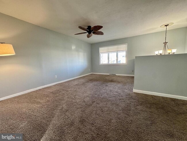Building Photo - 722 Glenside Dr