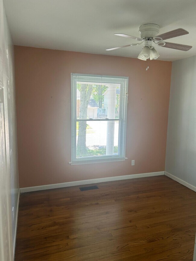 Building Photo - 375 Messina Dr