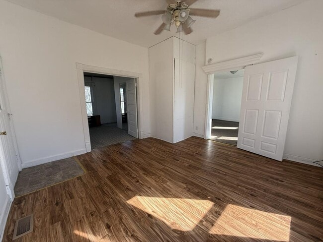 Building Photo - 211 W Main St