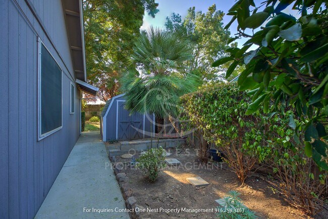 Building Photo - Updated 3 Bedroom 2 Bathroom Home in Wheat...