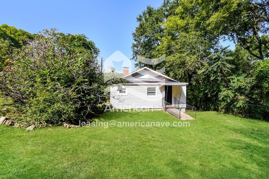 Building Photo - 907 47th Way S