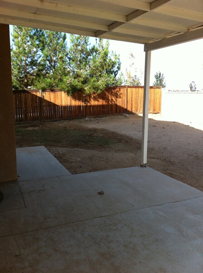 Building Photo - Beautiful 4 bedroom home in Eagle Ranch!