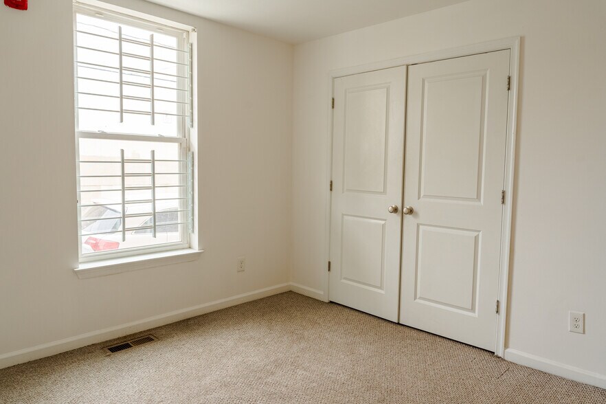 Building Photo - 1811 W Berks St