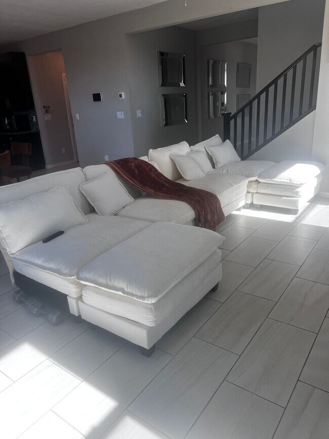 Building Photo - Spacious 3BR House in North Las Vegas