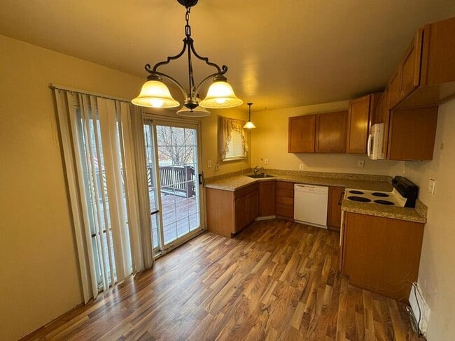 Building Photo - 11478 Engleman Rd