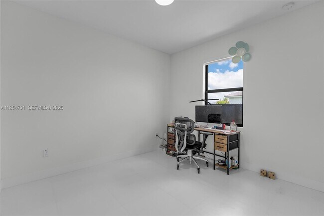 Building Photo - 32206 SW 196th Ave