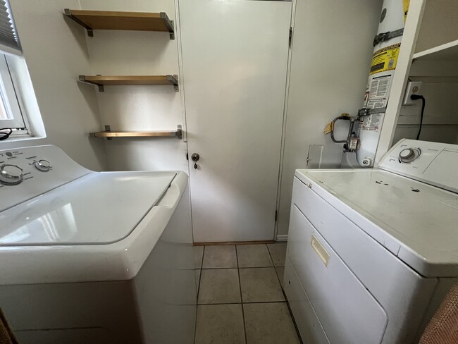 Laundry room - 1803 Montana St