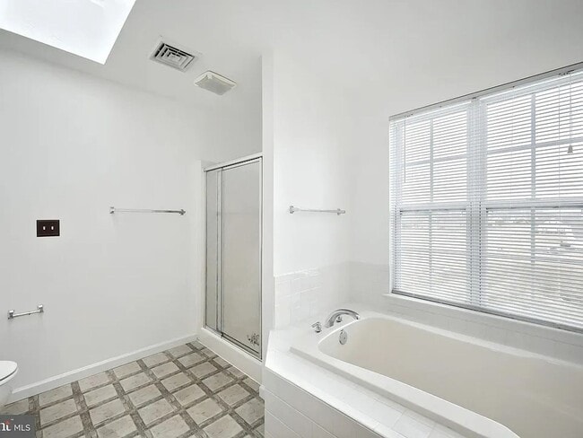 Building Photo - 1193 Ledge Dr