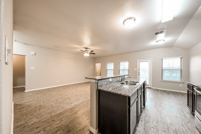 Building Photo - 936 Haley Dr