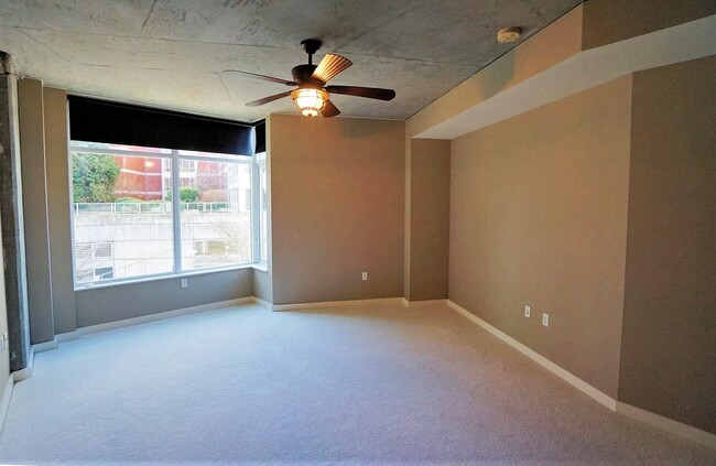 Main Bedroom - 1926 W Burnside St