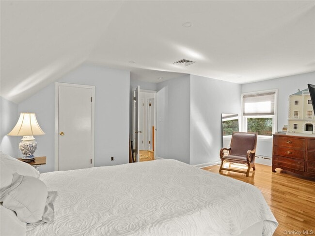 Building Photo - 1035 Shore Acres Dr